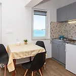 Apartment By The Sea - Murter - 815 Tisno
