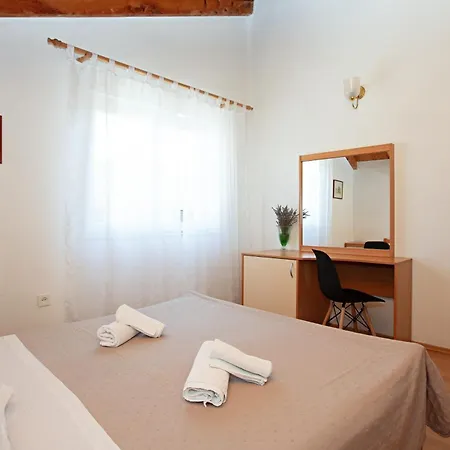 Apartment By The Sea Tisno, Murter - 815 Tisno