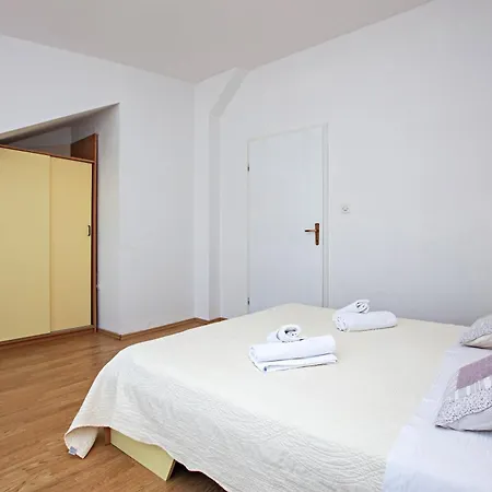 Apartment By The Sea Tisno, Murter - 815 Tisno