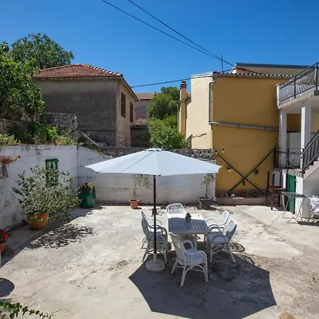 Apartment By The Sea Tisno, Murter - 815