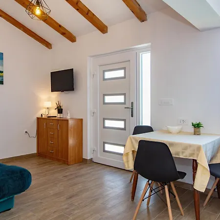 Apartment By The Sea Tisno, Murter - 815