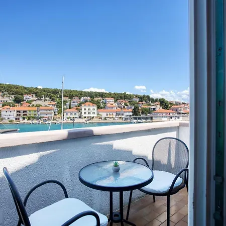 Apartment By The Sea Tisno, Murter - 815 Tisno