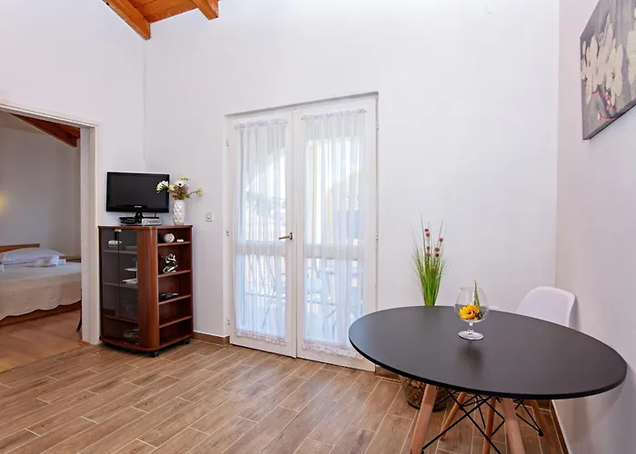 By The Sea Tisno, Murter - 815